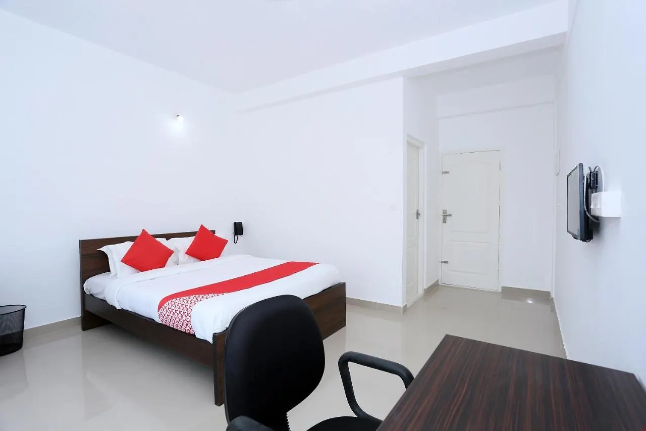 Flagship Camp Mars Apartments, Коччи