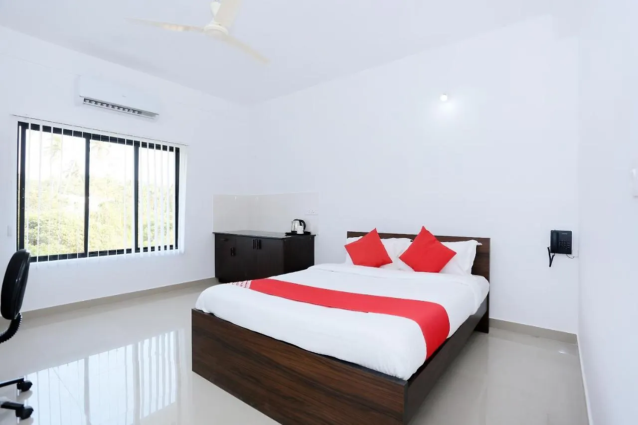 Flagship Camp Mars Apartments, Коччи Отель