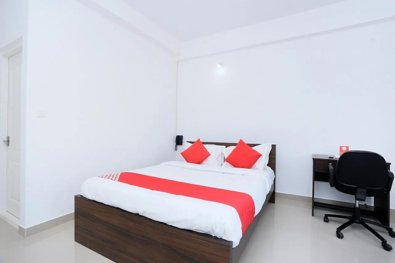 Отель Flagship Camp Mars Apartments, Коччи